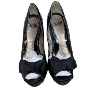 👠🏢 SOFFT Patent Leather Peep Toe Bow Heels Black Office Chic Size 7M WorkwearPro